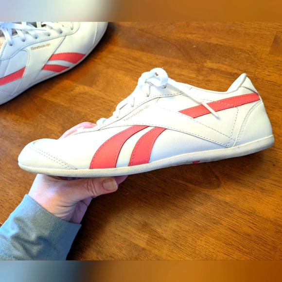 Reebok Classic white/pink shoes - Picture 12 of 15